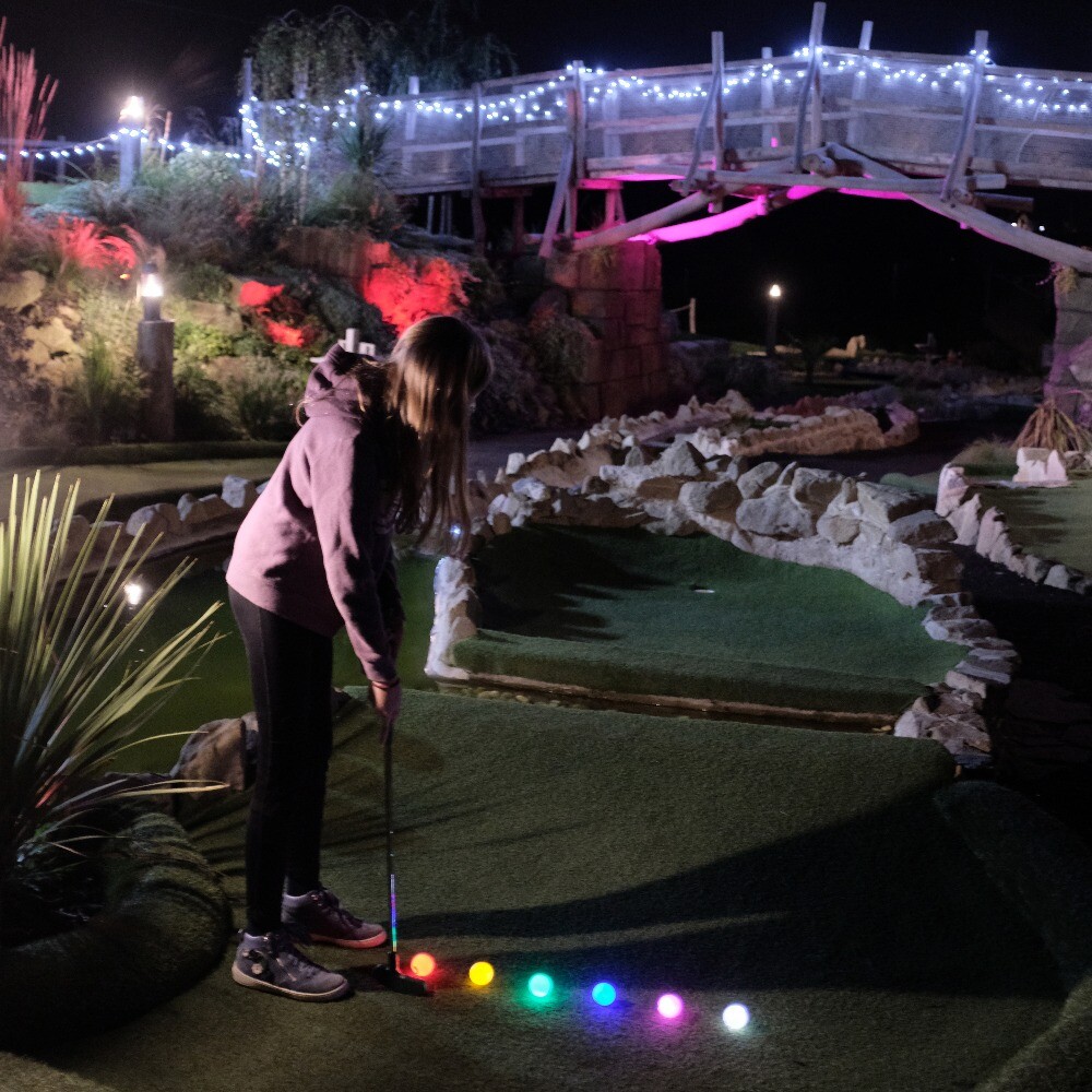 Aztec Adventure The Lost Valley Glow Golf